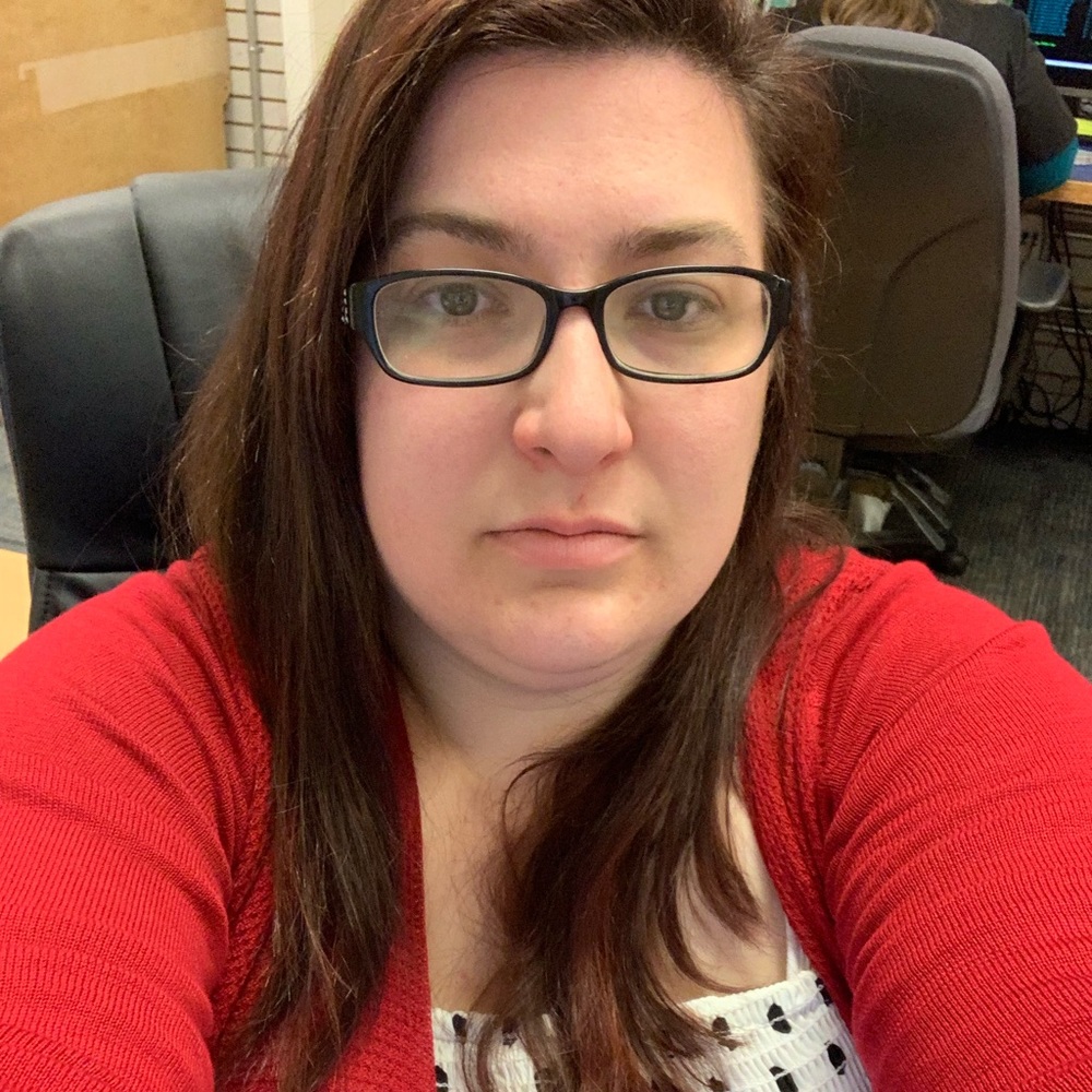 Meet your Posher, Larissa